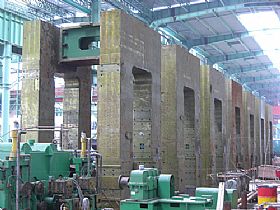 軋機牌坊吊裝工程_廣州搬家公司，廣州設(shè)備搬運公司，廣州吊裝公司，支點搬運公司