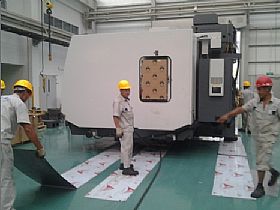 30噸重CNC吊裝、移位、就位_廣州搬家公司，廣州設(shè)備搬運(yùn)公司，廣州吊裝公司