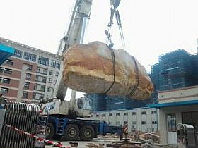 80噸景觀石吊裝_廣州搬家公司，廣州設備搬運公司，廣州吊裝公司